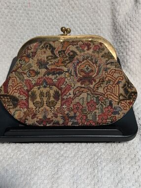 Vintage Floral Tapestry Kiss-Lock Clutch